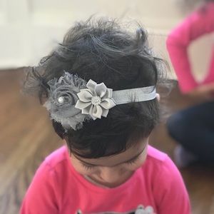 Infant girl elastic pearl flower headband
